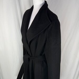 Elegant Women’s Cashmere Wrap Coat